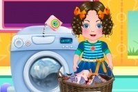 Daria wäscht Kleidung Daria wäscht Kleidung